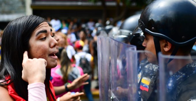 Venezuela-protests-NTb-680x350.jpg
