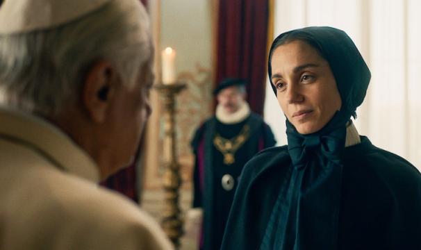 Cristiana Dell'Anna as Mother Cabrini with Giancarlo Giannini as the Pope