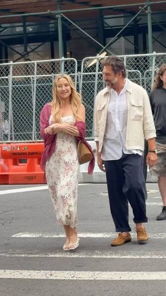 Kate Hudson & Javier Bardem in Hello & Paris