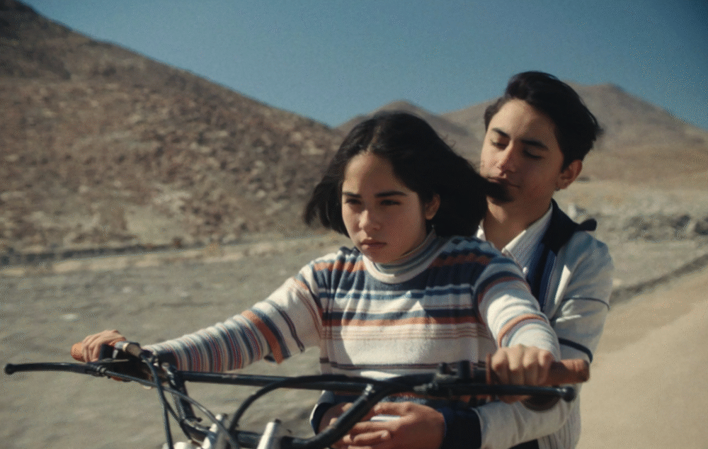 Tamara Cortes and Vicente Caballero as Julio