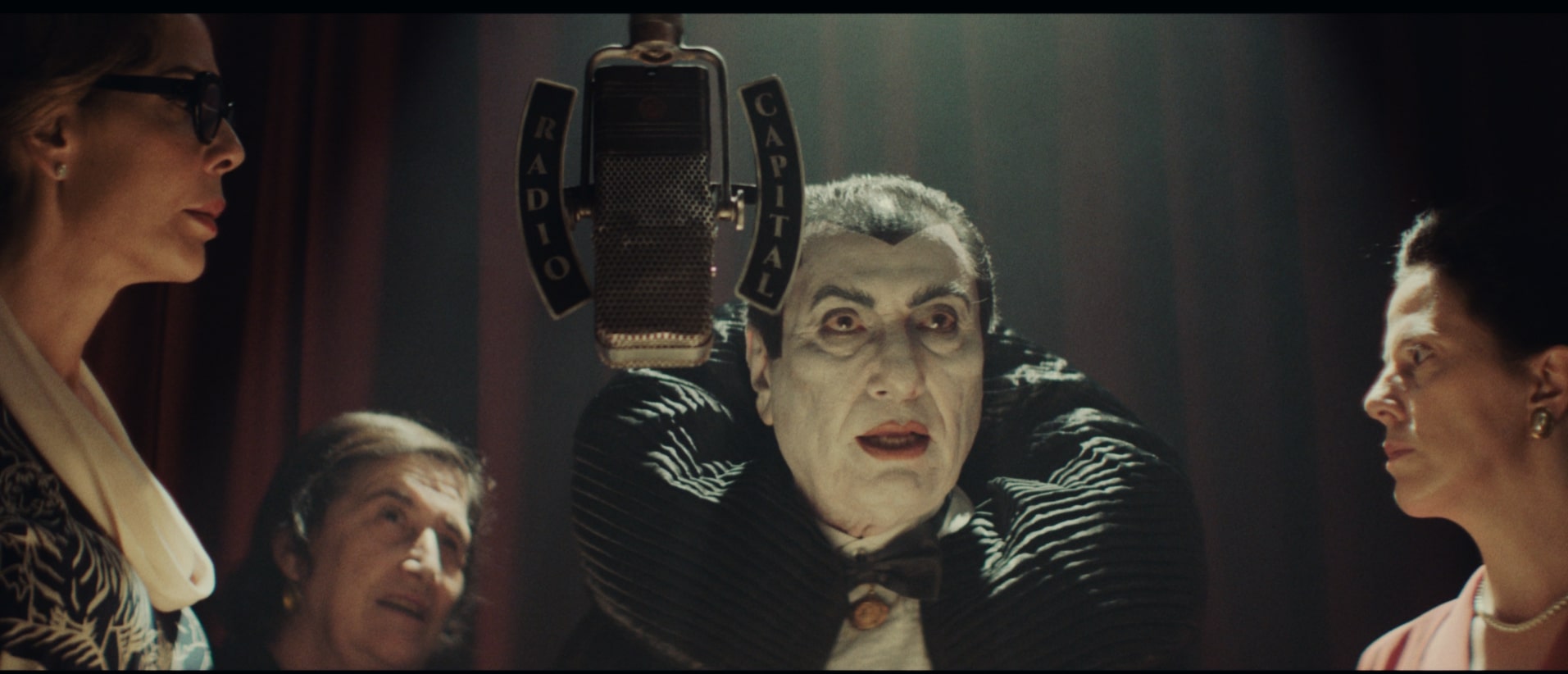 Arturo Freitas in the radio play of Dracula